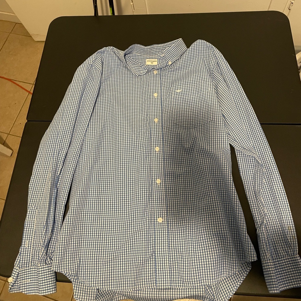 New with out tags Mens large dockers button down shirt